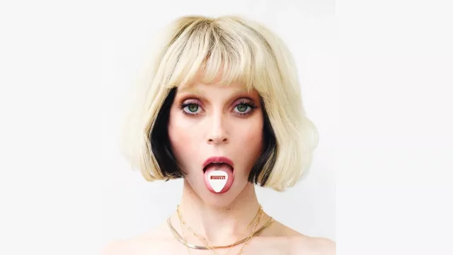 Dražba kalendáře Pirelli 2022 vynesla 183 000 korun