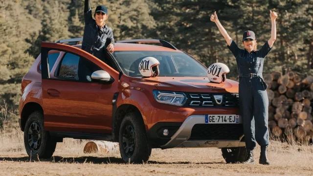 Tři ženské posádky vyráží na rallye v Maroku s téměř sériovým Dusterem