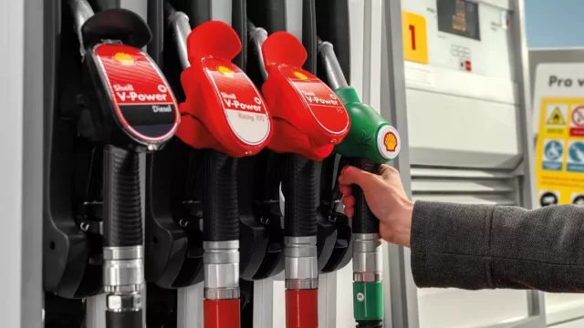 Češi šetří tam, kde nemají. Výměna zanesených vstřikovačů přitom stojí desítky tisíc korun