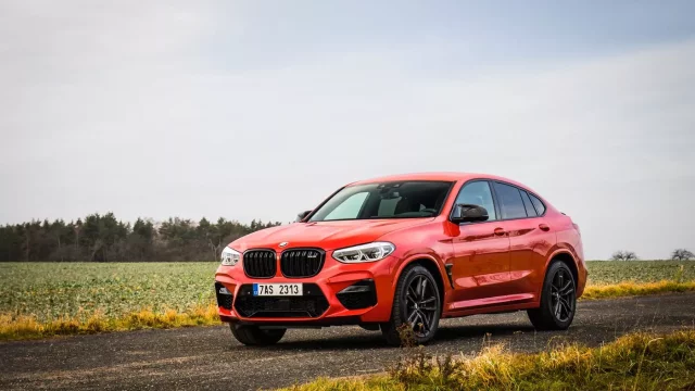 BMW X4 M Competition: SUV s motorem z BMW M3, které jezdí lépe než X3 M