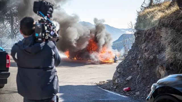 Alpine A110 a moderátoři Top Gearu v plamenech! Chris Harris a Eddie Jordan málem uhořeli při natáčení