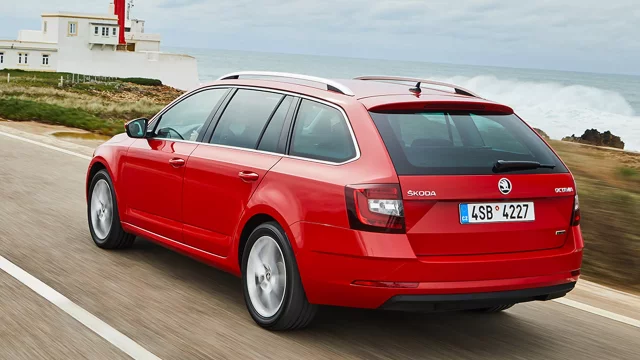 Dálniční známky v zahraničí zdražují i zlevňují. Chorvati tasí letní přirážku