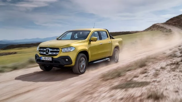Luxus mezi pracovními pick-upy netáhne. Mercedes ukončí výrobu třídy X jen po pár letech