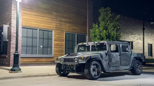 Track Titan je snížený Hummer H1 na steroidech pro traťové použití