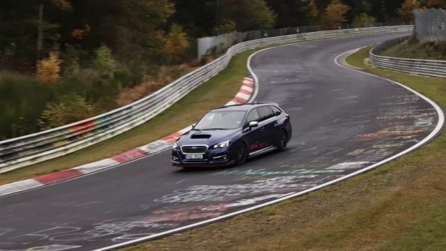 Nürburgring Nordschleife: Deset zásad, jak si užít (a přežít) nejnebezpečnější závodní okruh světa