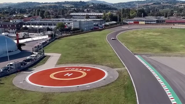 Ferrari P80 / C ve videu prezentuje ambiciozní cíl