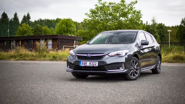 Test Subaru Impreza 2.0i e-Boxer pohledem ženy – ikona, co neztrácí svůj šmrnc a bezpečnost