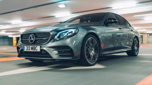 Zánovní vozy zažívají boom. Řidiči chtějí skoro nová auta za nižší cenu