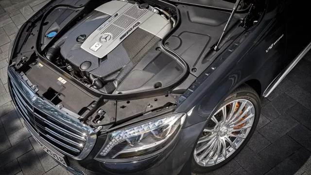 Mercedes to s motorem V12 nevzdává. Stále bude pohánět vlajkovou loď značky