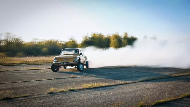 Totální ruský úlet. Gymkhana pod vlivem houbiček má styl