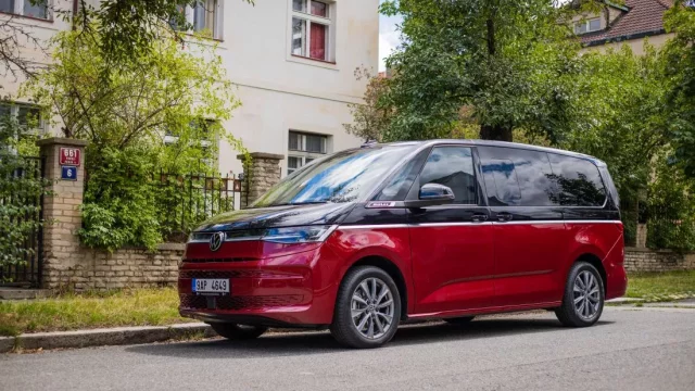 Test Volkswagen Multivan 2.0 TSI: Do „té-sedmičky“ chcete tento motor