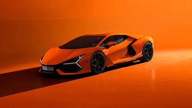 Nové Lamborghini má výkon přes tisíc koní. Elektrifikaci se nevyhnulo, ale legendární motor V12 zůstal