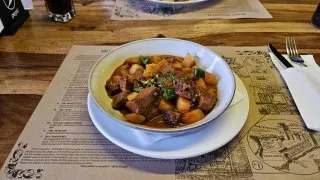 PUB 13 - Restaurantul Cetății